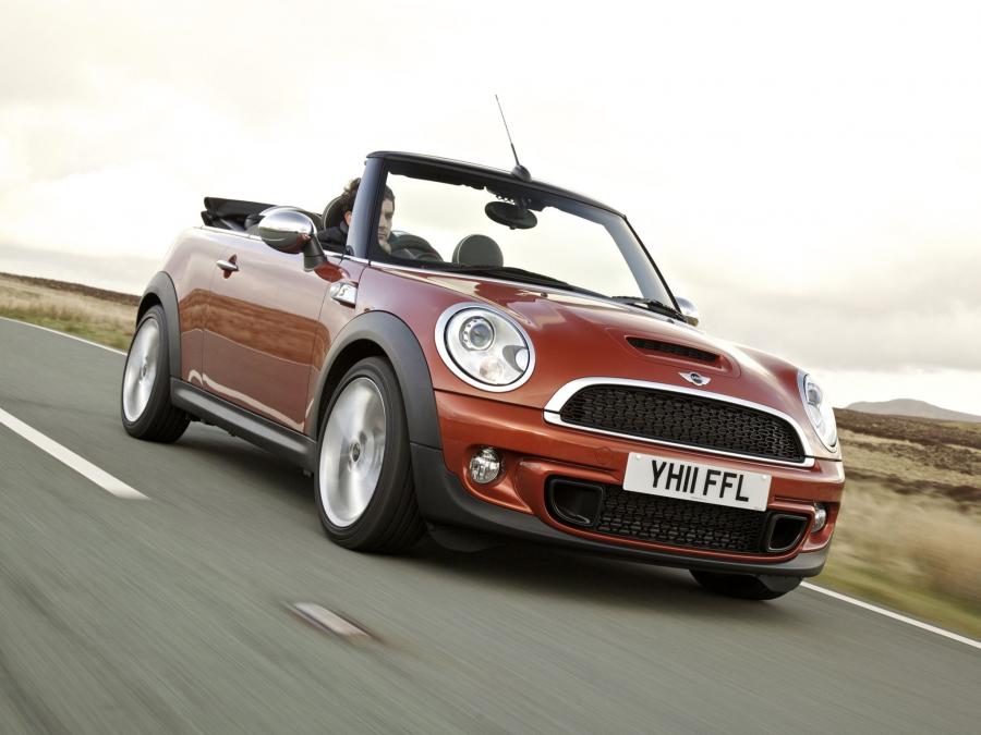  Mini Cooper SD Cabrio 2011 года  (UK) (фото 2 из 16)